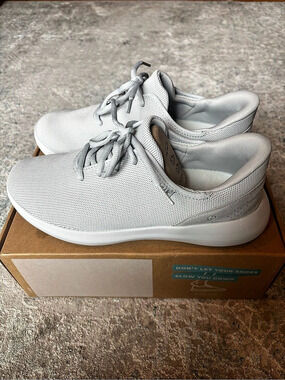 Kizik Madrid Eco-Knit Gray Sneakers 
US 8.5 M/10 W